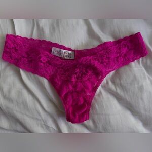 Hanky Panky Fuchsia Lace Thong Panties GUC